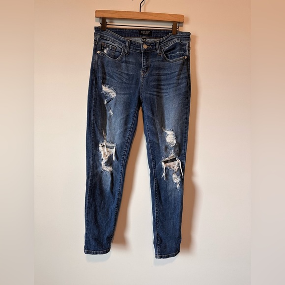 Judy Blue Denim - Judy Blue Distressed Boyfriend Fit Jeans